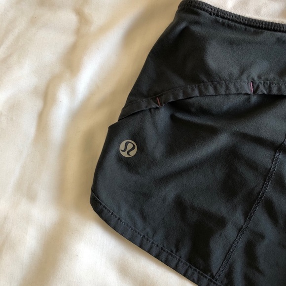 Lululemon Speed Shorts - Picture 4 of 4